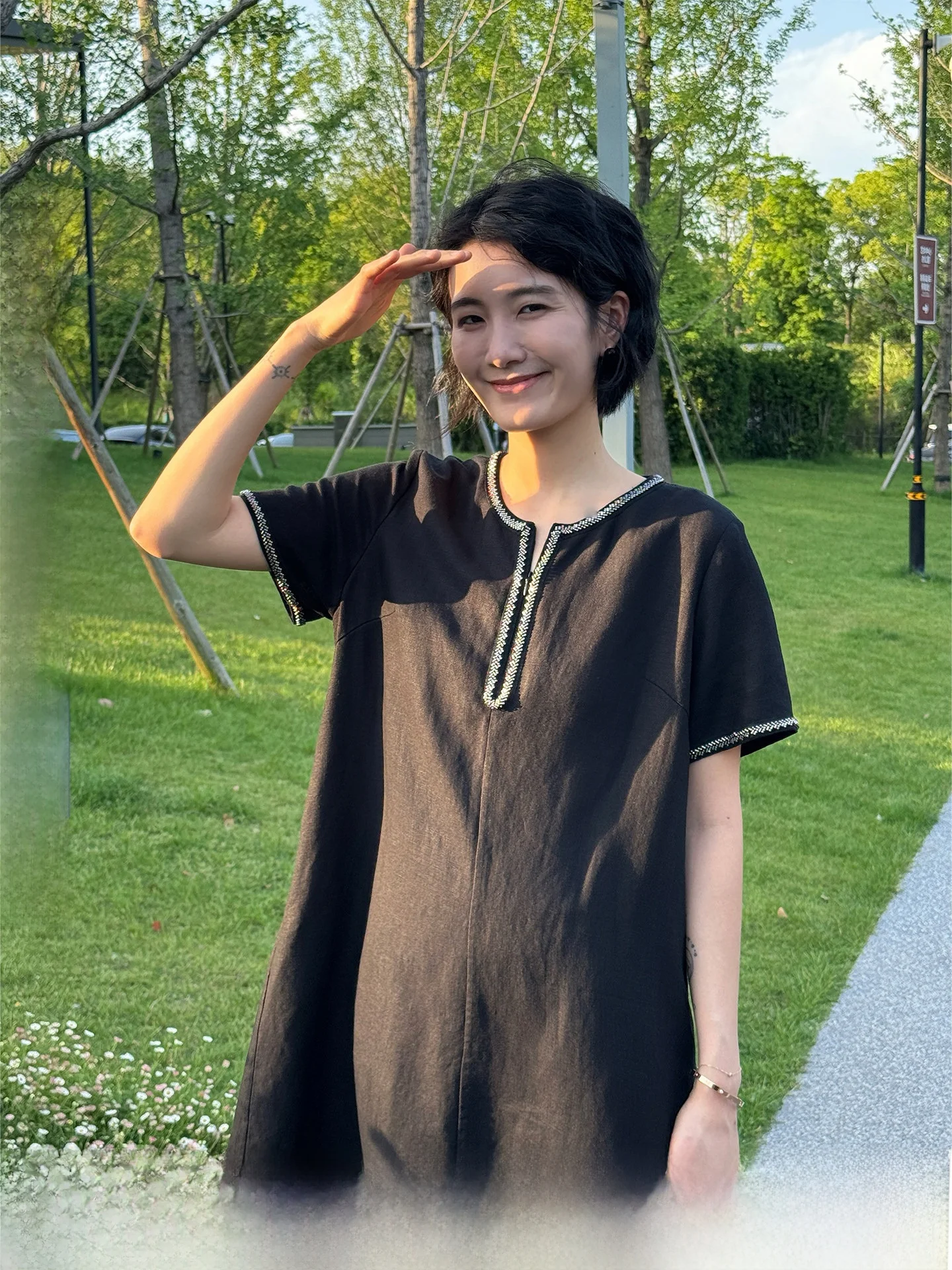 黒ノースリーブワンピース 羽織 夏 おすすめ3選：どんな風に着るか？通気性と丈夫な素材の選び方まで徹底解説