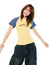 カラーブロックデザインの半袖Tシャツ【女性用・フィット感あり・カジュアル】