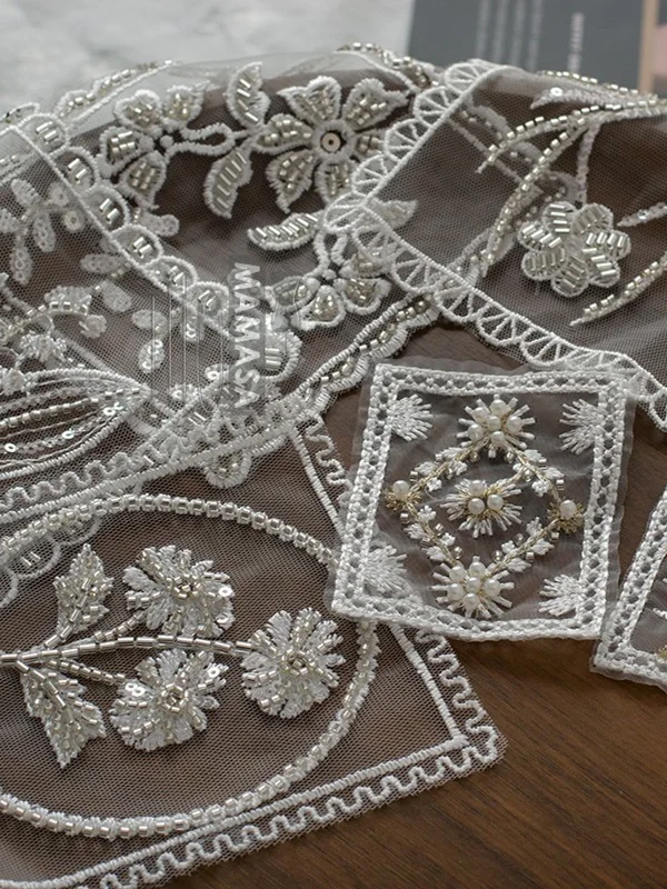 美しい立体的なビーズ刺繍の四角形ネット生地パーツ：光るビーズ付き服飾用の使い方と性能解析