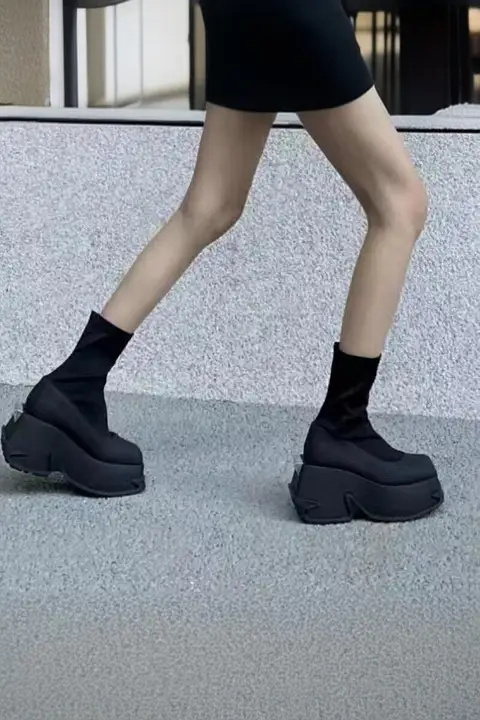 厚底ソックスブーツ【レトロスタイル・チェルシーブーツ・秋用】