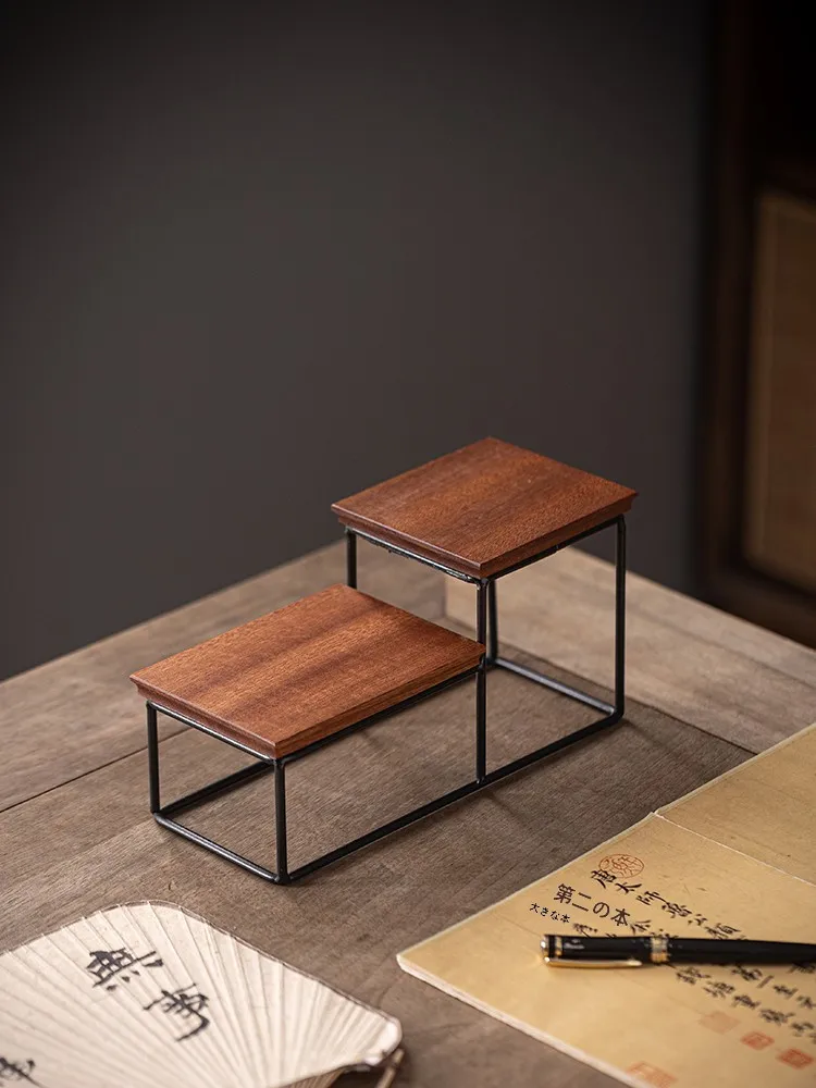 梅雨に備えて買うべき！完全ガイド：湿気対策の収納アイテムと素材選び