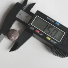 柔らかな光沢の褪色感あるグレーブラウンの合成皮革ボタン【直径十五ミリ・デザインボタン】
