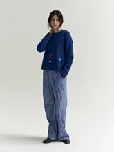 全羊毛の刺繍入りニットセーター【ルーズフィット・ヴィンテージカラー】