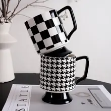 ヴィンテージアート感のマグカップ【高級感あふれる陶器・多用途・コーヒー・ミルク用】