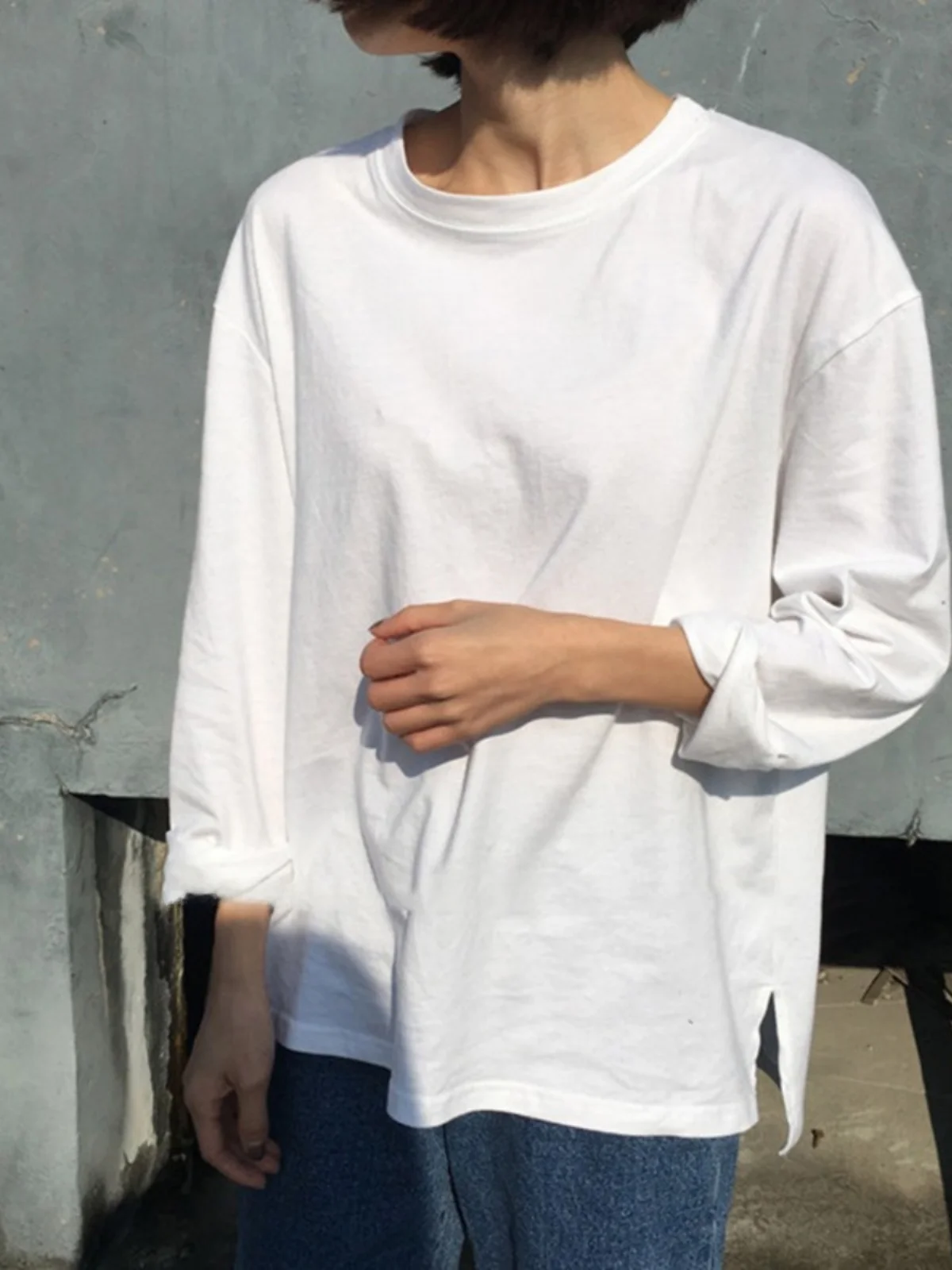 「Tシャツ ロンT 重ね着 ダサい」ってどうやって見せない？白Tシャツ 一枚で着るならこれで解決！