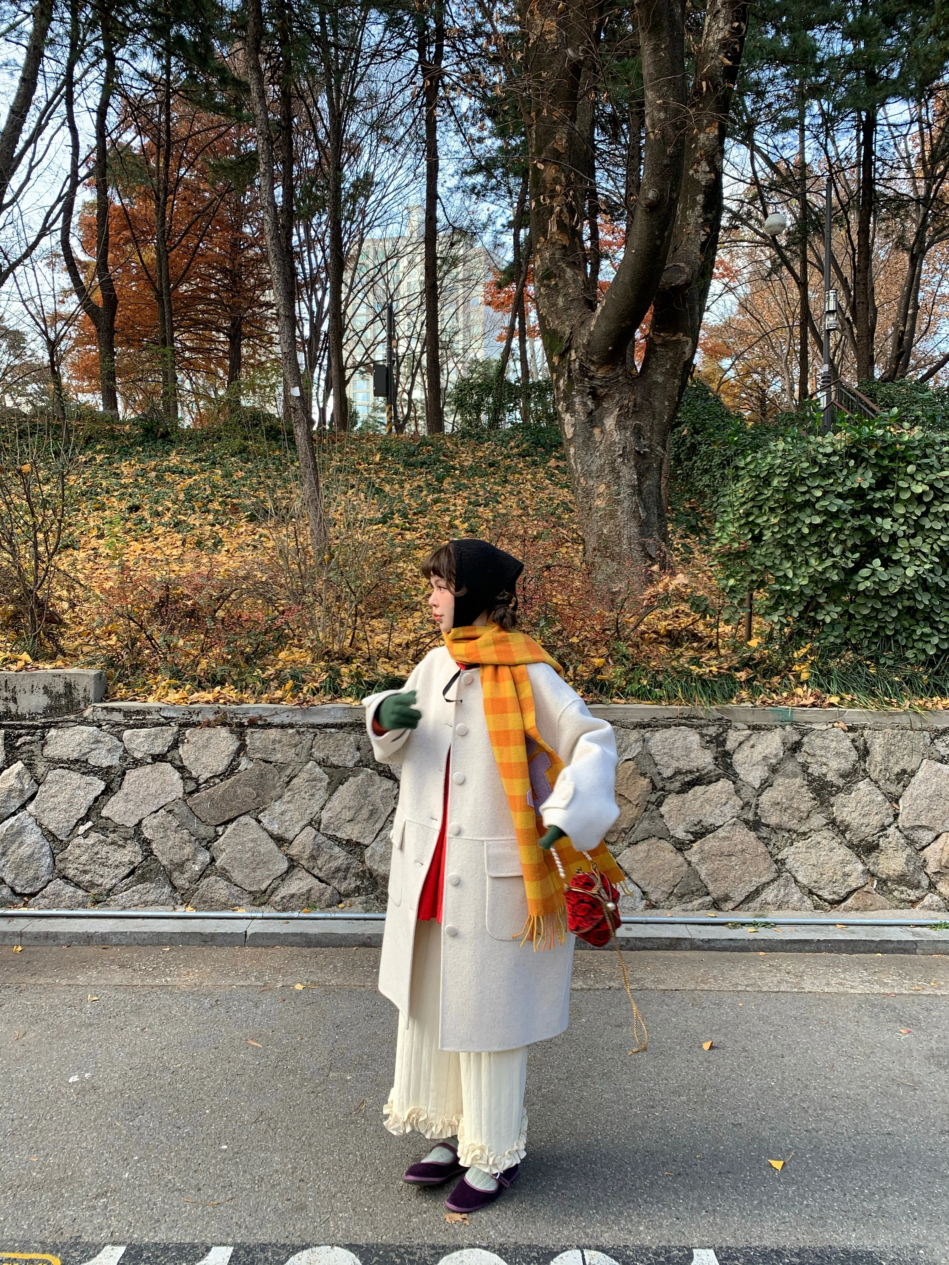 10月中ばに着る服装の選び方で迷っている？この1本で通勤とレジャーを両立できる