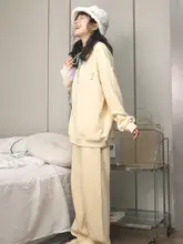可愛いシンプルデザインのスポーツパーカー【女性用・結びひも付き・パンツ付き】（セットアップ対応 ）
