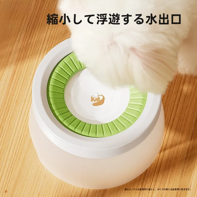 hipidog 浮遊式給水器：防湿設計による犬の水分補給環境の最適化