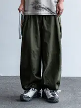 シンプルなデザインのメンズワイドフィットカーゴパンツ【多ポケット・リラクシングシルエット・テーパード】（セットアップ対応）