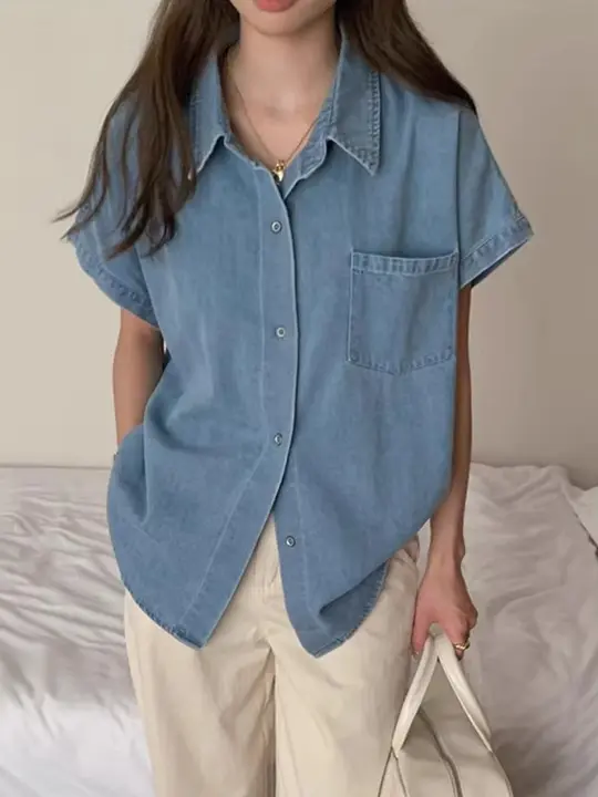 したデザインのPOLO襟デニム半袖シャツ【ウォッシュ加工・女性用・ポケット付き】