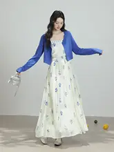 春にぴったりな杏色フラワープリント吊り帯ワンピース【ウエスト切替・ブルーニットトップス・セットアップ対応】