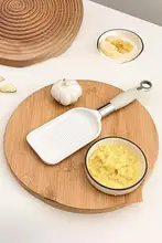ハンドル付き生姜とニンニクのすりおろし器【手動・家庭用・調理補助道具】