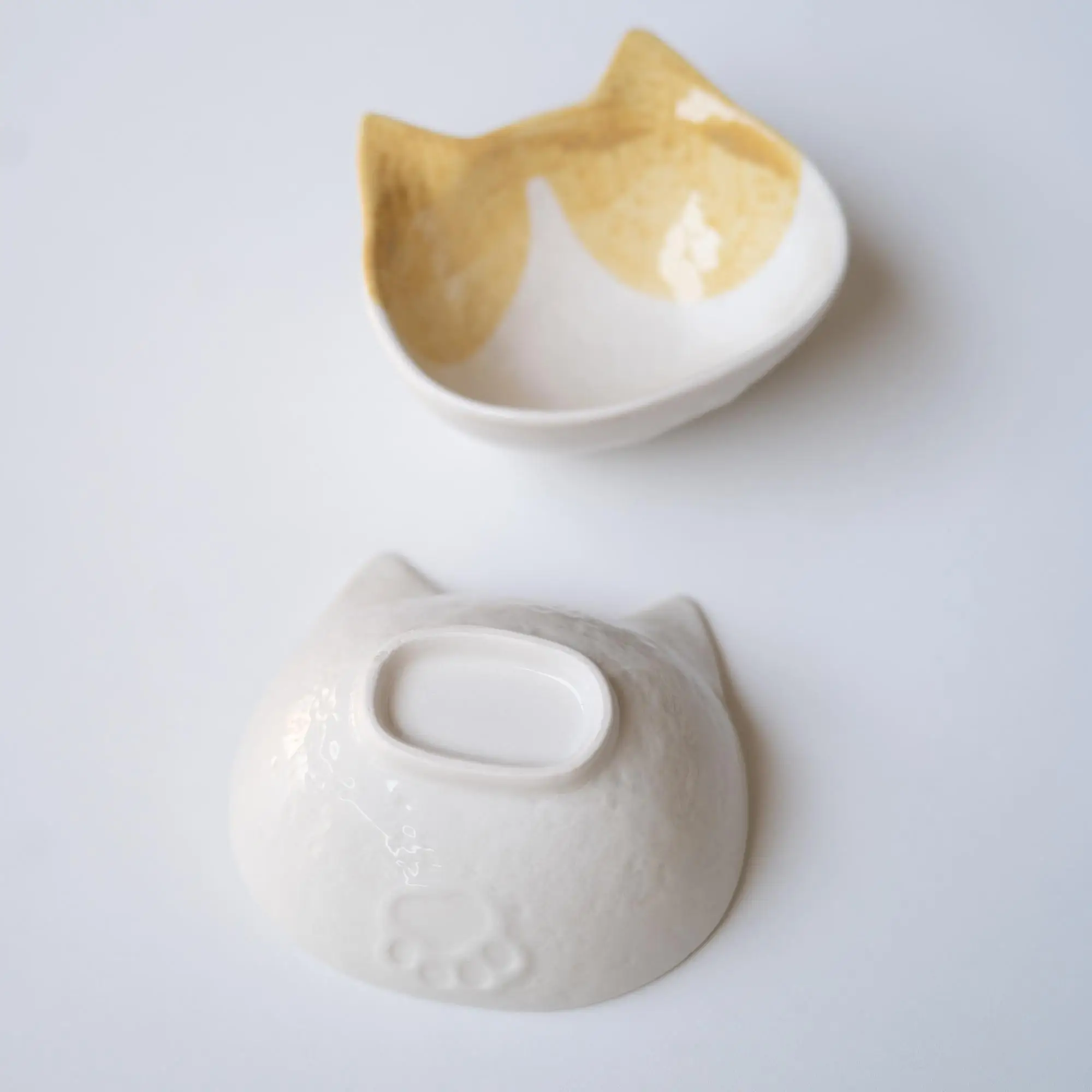 手描き猫デザインの小皿：高級感ある釉下彩調味料用食器の選び方と実用性