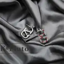 フレンチスタイルのレトロエナメルピアス【高級感あるデザイン・女性用】