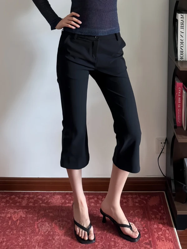 レトロスタイル七分丈パンツ：50's・70'sファッションに合う直筒デザインの実用性を検証