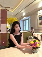 シンプルで洗練されたデザイン！黒のキャミソールワンピース【大きく開いた背中・セクシー】