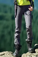 防水透湿のウォーキング登山用暖かいソフトシェルパンツ【フィット感・耐摩耗・女性用】