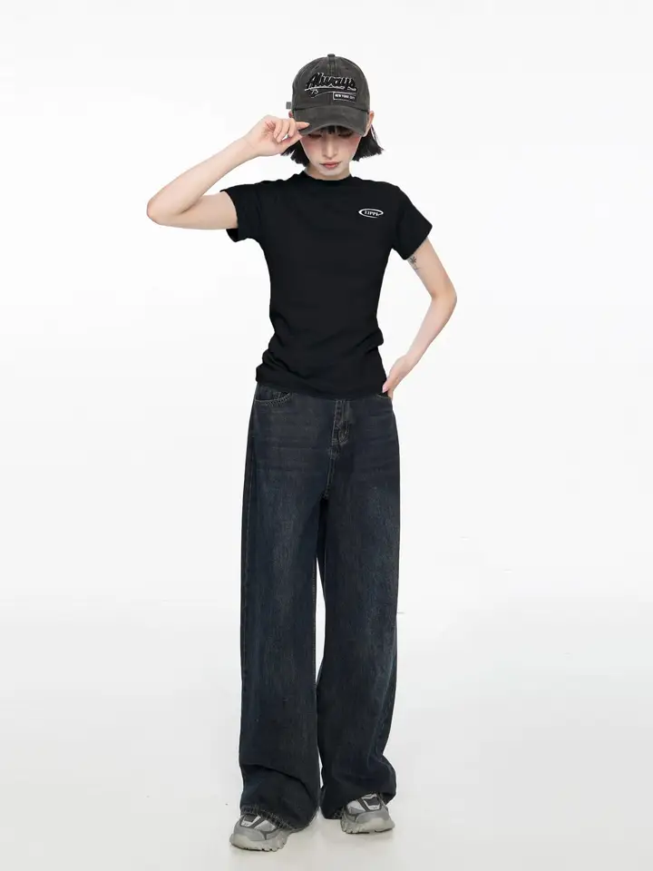 黒色 ショートスリーブ Tシャツ 女性 夏 短丈 スリムフィット ラウンドネック 綿 デザイン感