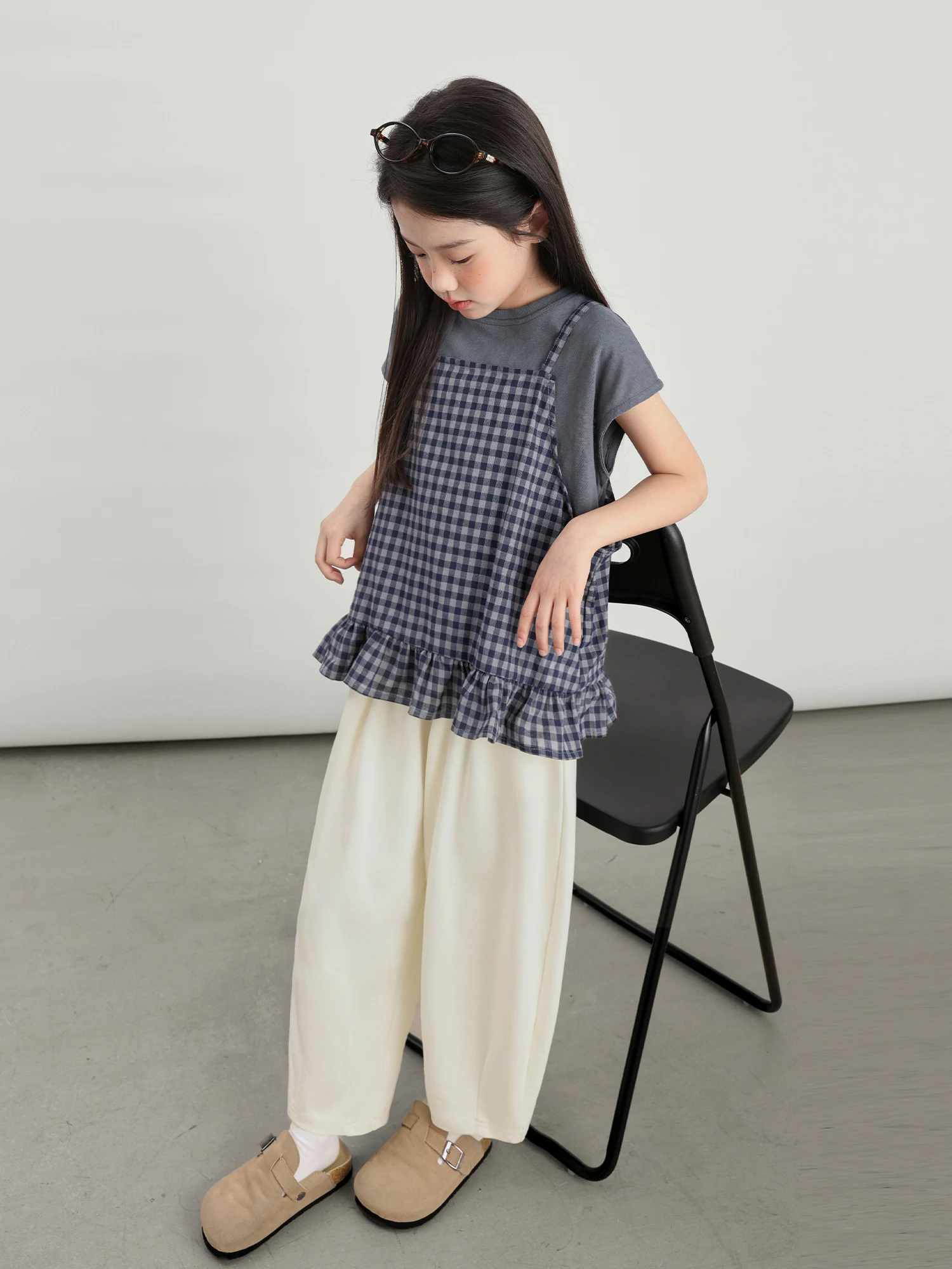 女の子用バナナパンツ：フィットで軽い春・秋の日常スタイル