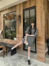 快適なストライプ柄長袖UVカットTシャツとウエストゴムショートパンツ（セットアップ対応）