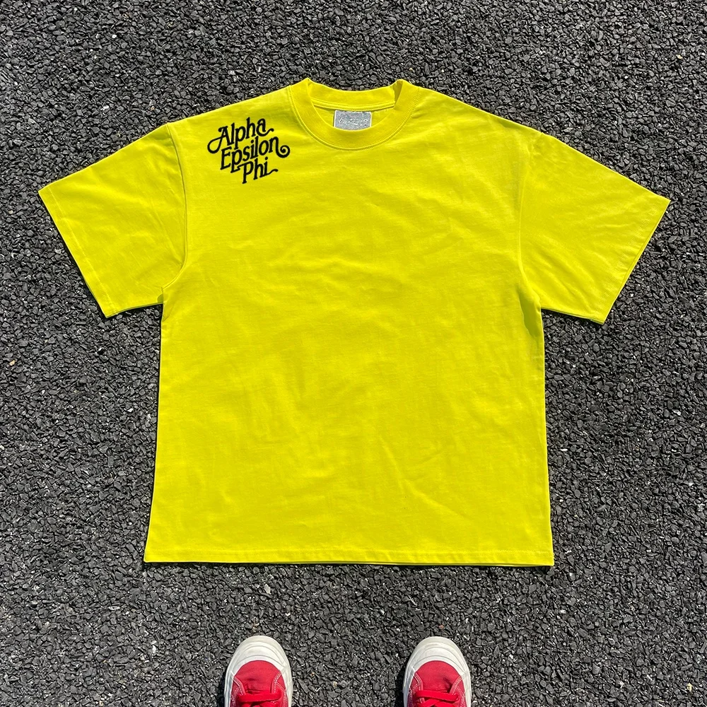 UVカットシャツは日焼け予防に効果的？肩に英文デザインのオーバーサイズTシャツが実際の紫外線対策でどうなるか