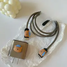 かわいい帽子を被ったクマの充電器保護カバー【iPhone用・急速充電対応・コード保護】