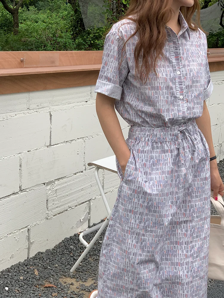 20代の女性が今流行りの服を選ぶとき、どうやって「心に響く」コーデを決める？