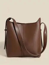 本革製 大容量ショルダー斜め掛けバッグ【バケット型・通勤用・シンプルデザイン】