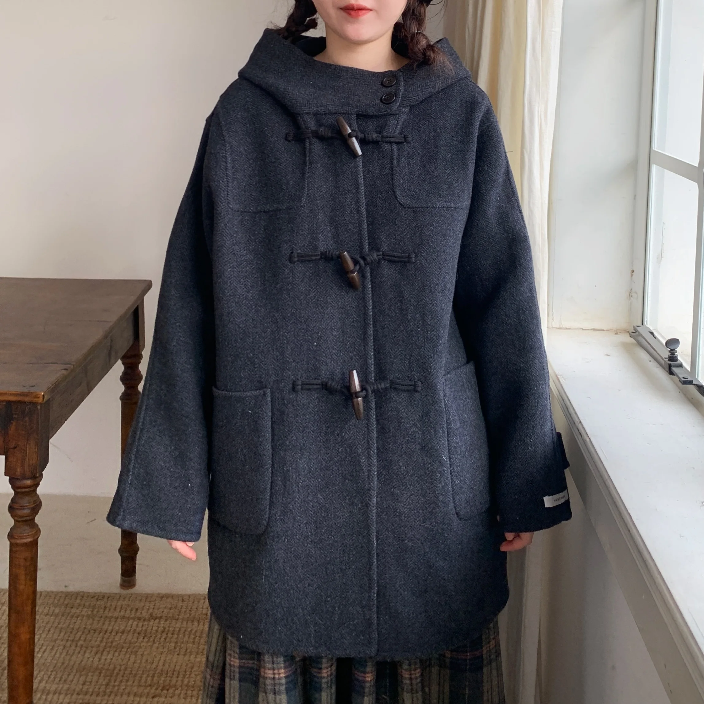 traditional weatherwear コート は冬にぴったりなのか？学院風デザインのダウンコートが解決するリアルな悩み