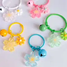 透明な桜モチーフのキーホルダー【手作り・カラフル・かわいい】