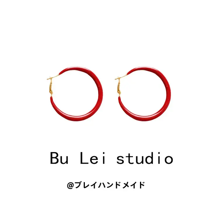 大きなレッドサークルイヤリング【ドロップグレーズ仕上げ・ノンホールピアス・本命年用】