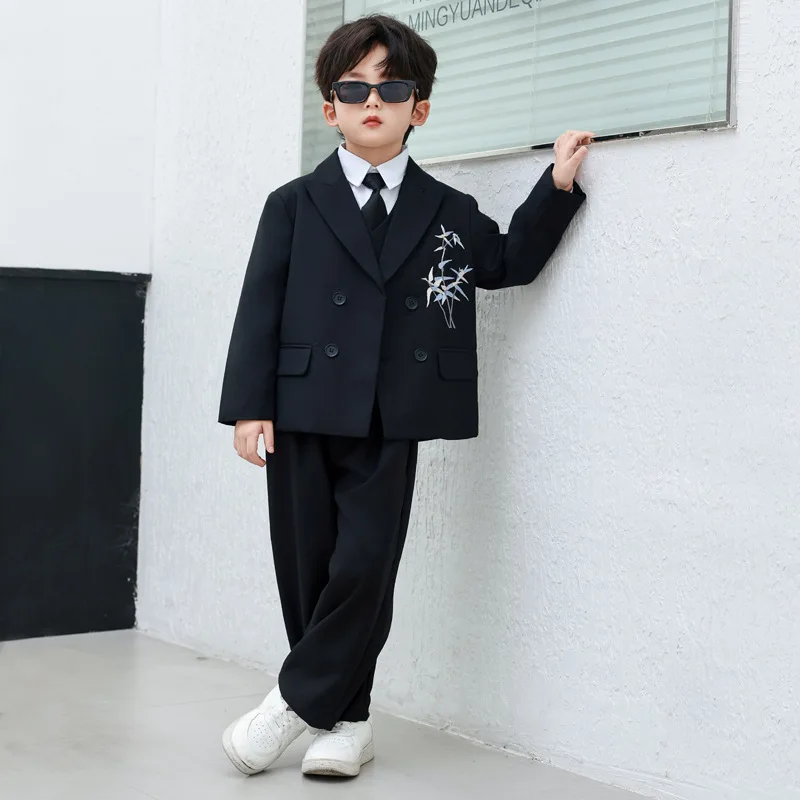 お宮参りの父親服装はカジュアルがいいの？伝統的スタイルとバランスを取るベストな選び方は？