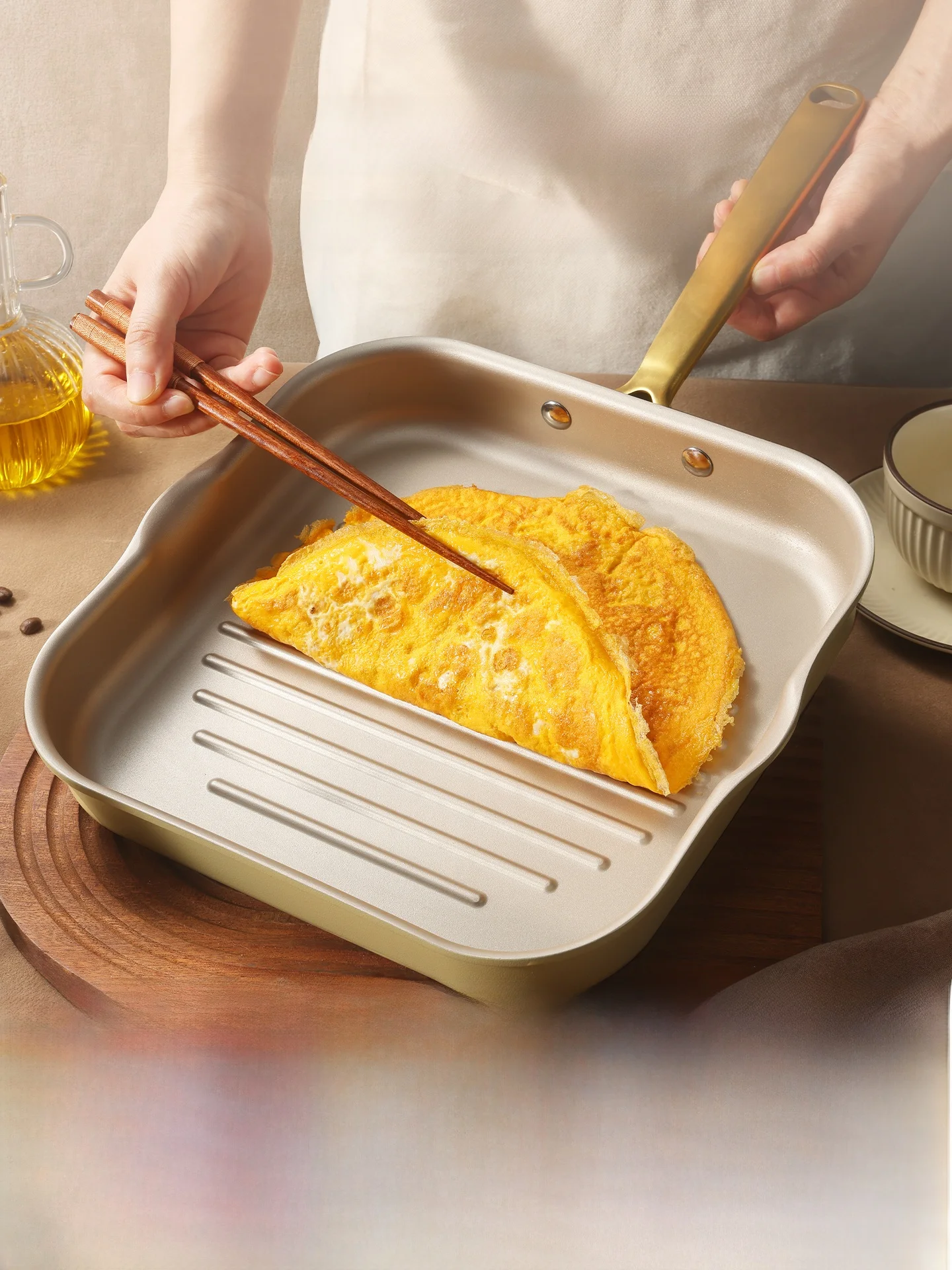 グリルパンの焼き方と材料を解説：CAROTE C14542 フライパンで実際の調理を体験