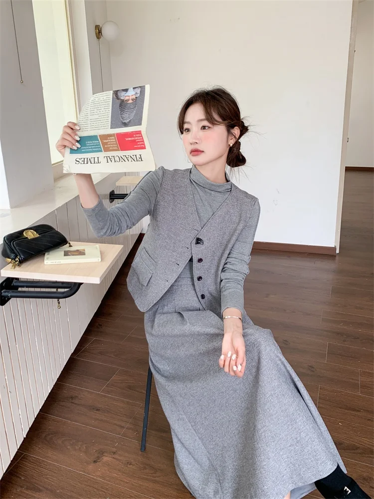 グレーとブルーのバランスが難しい？そんな悩みを解決する、今こそ選ぶべきコーデアイテムとは？