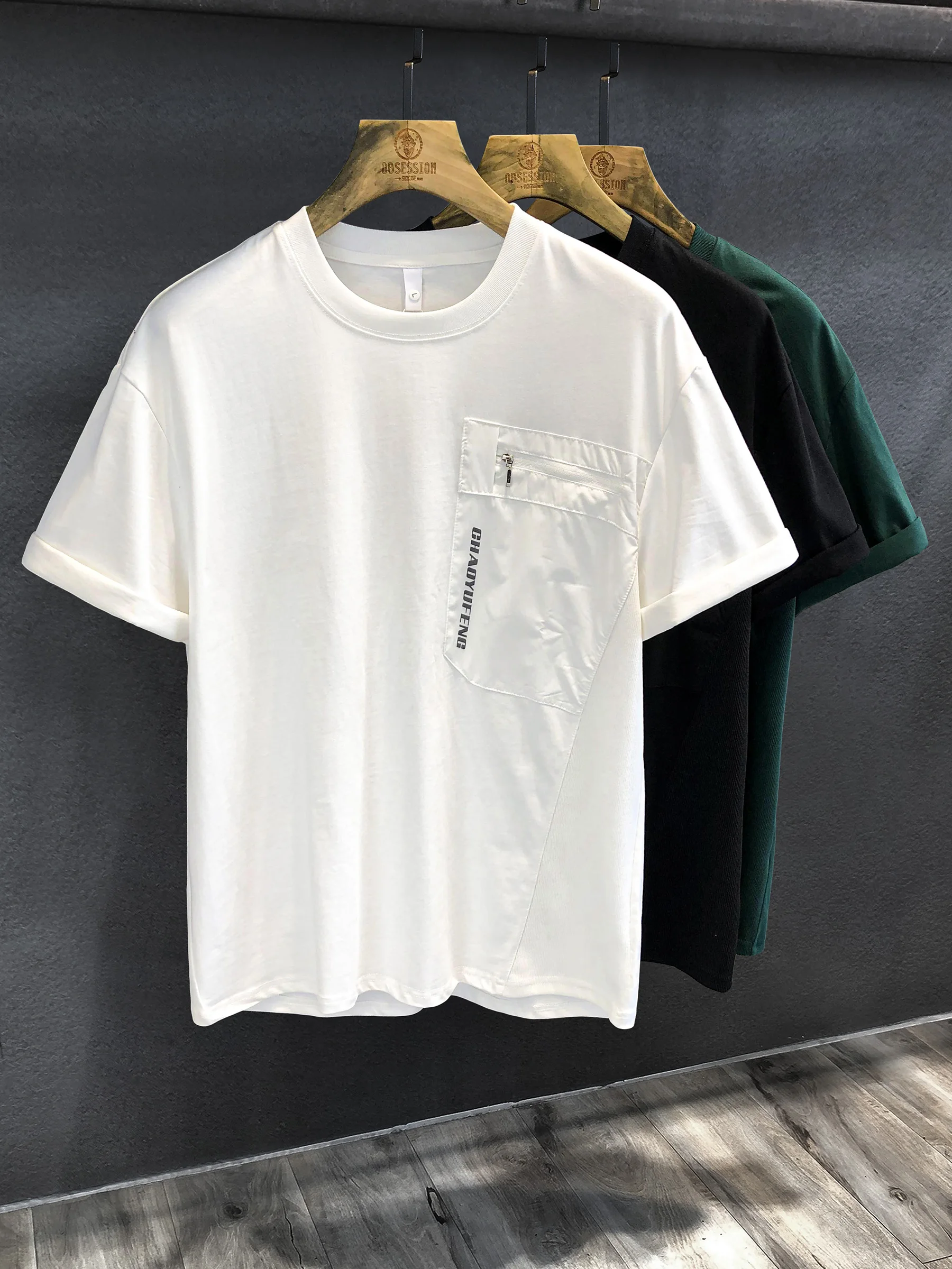 ポケット付きTシャツの選び方を徹底解説！厳選5選で日常と通勤に最適なアイテムを発見