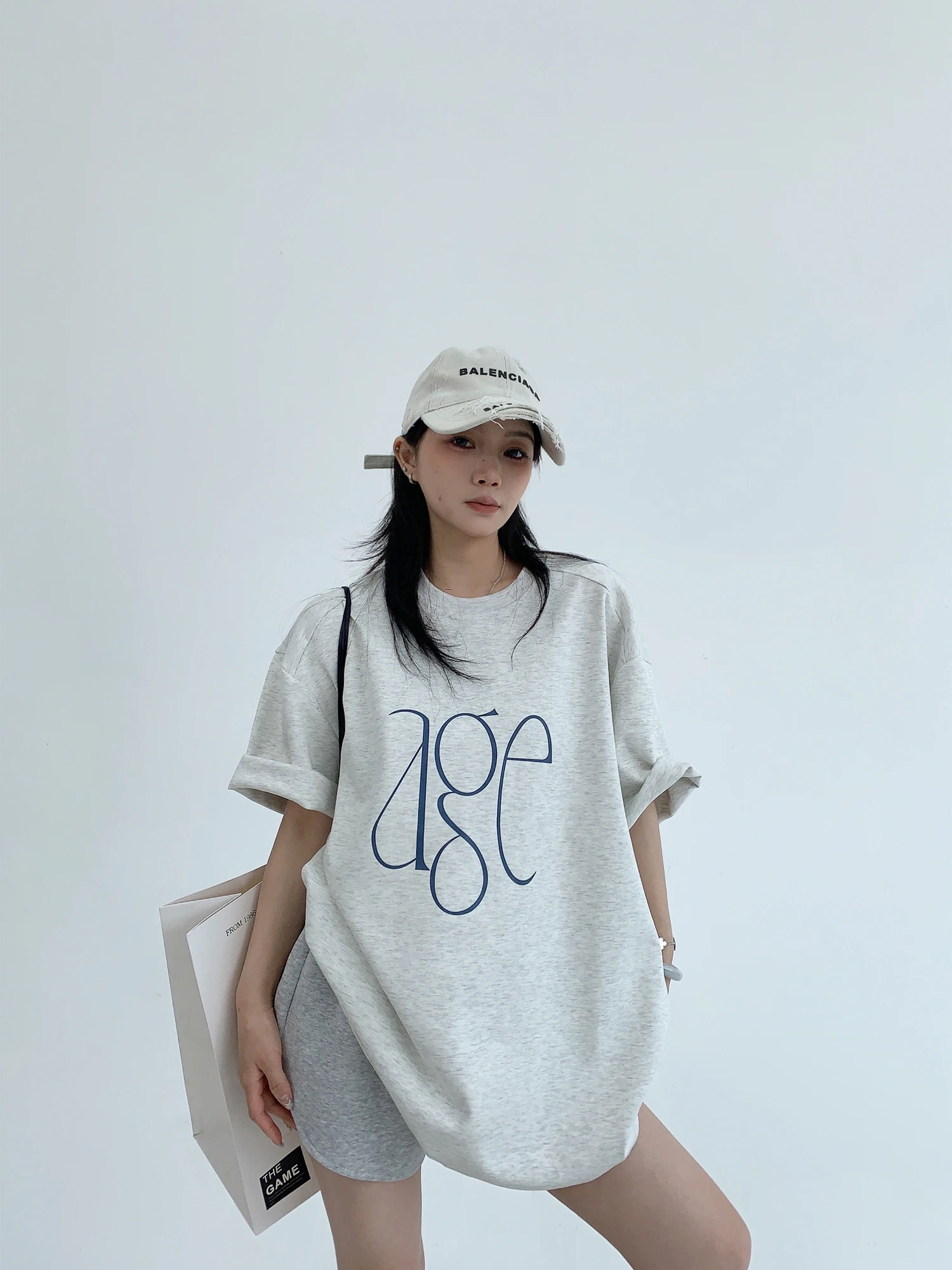 夏用チックでシンプルな高級感！レタープリントの短袖ルーズフィットTシャツ