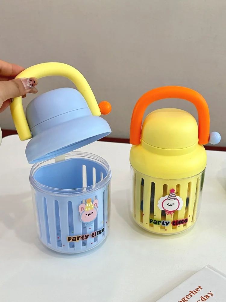 食品級プラスチック製 ダブルレイヤーフルーツカップ：ピクニックで鮮度を保つ持ち運び便利なフルーツカップ