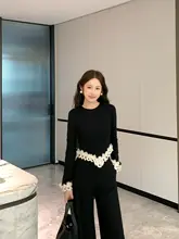 黒白花柄のかわいらしい韓国風コーディネート【 レディース・春用・二部式】（セットアップ対応）