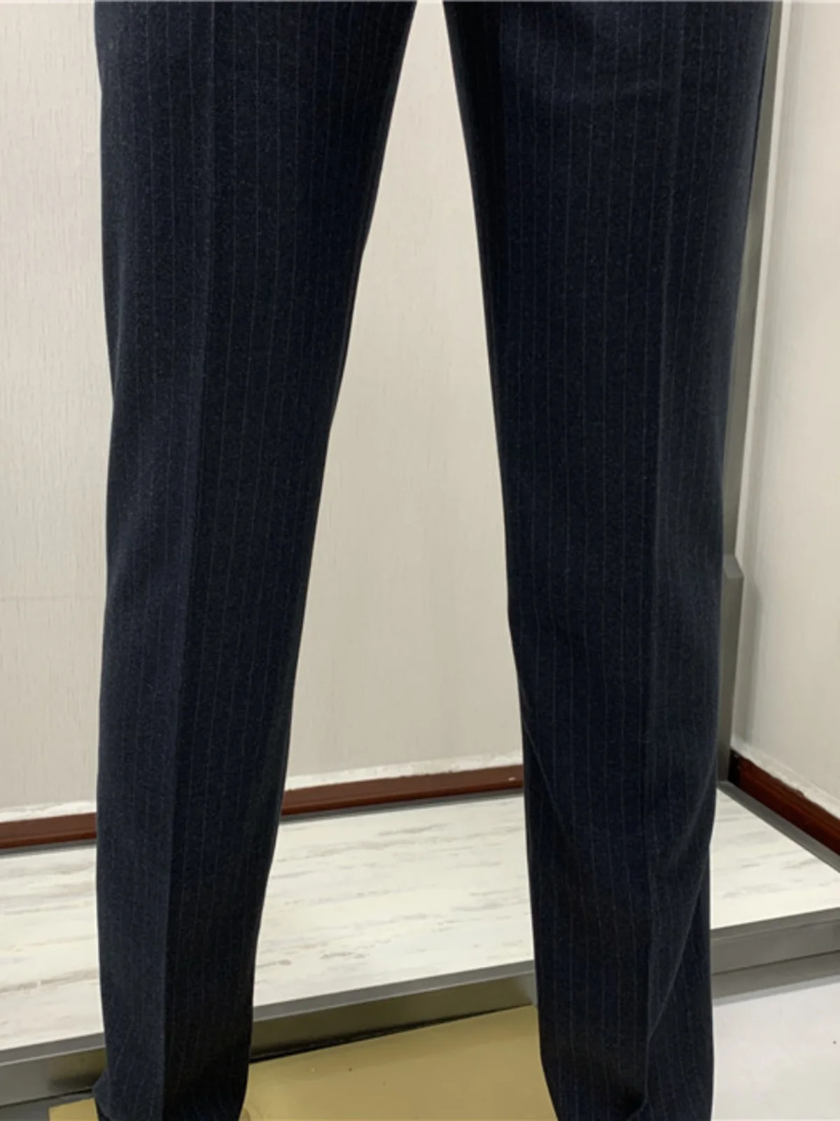カーゴパンツ メンズ コーデの選び方を徹底解説｜ストレートパンツとの違いと実用性