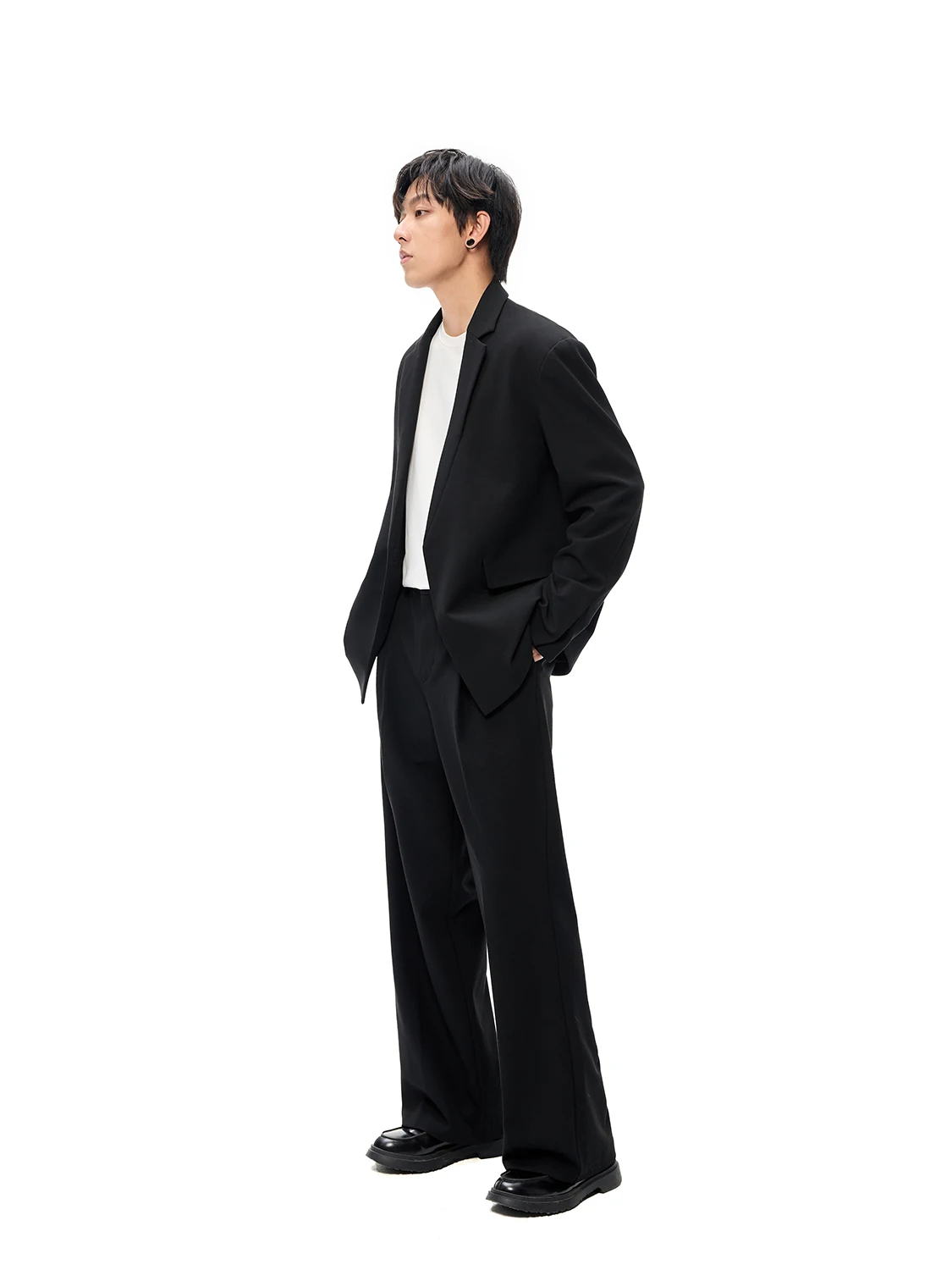 カーゴパンツ メンズ コーデ 完全ガイド｜通勤・日常で失敗しない選び方
