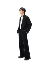 TR素材の肌触りの良いカジュアルパンツ【微広めストレート・プリーツデザイン】