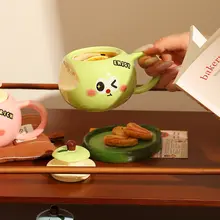 可愛らしいリンゴの陶器マグカップ【高級感たっぷり・朝食用・カップル向け】