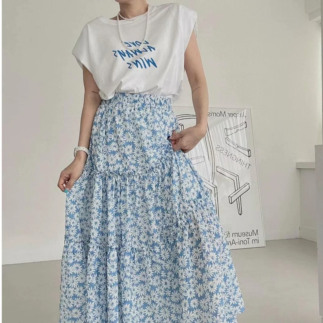 紺色Tシャツはどんな色か？その魅力と選び方を、実際の生活で体感してみた