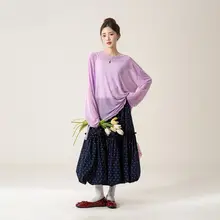 透け感のあるフラワーレースデザインの長袖Tシャツ【紫・女性用・夏向け】