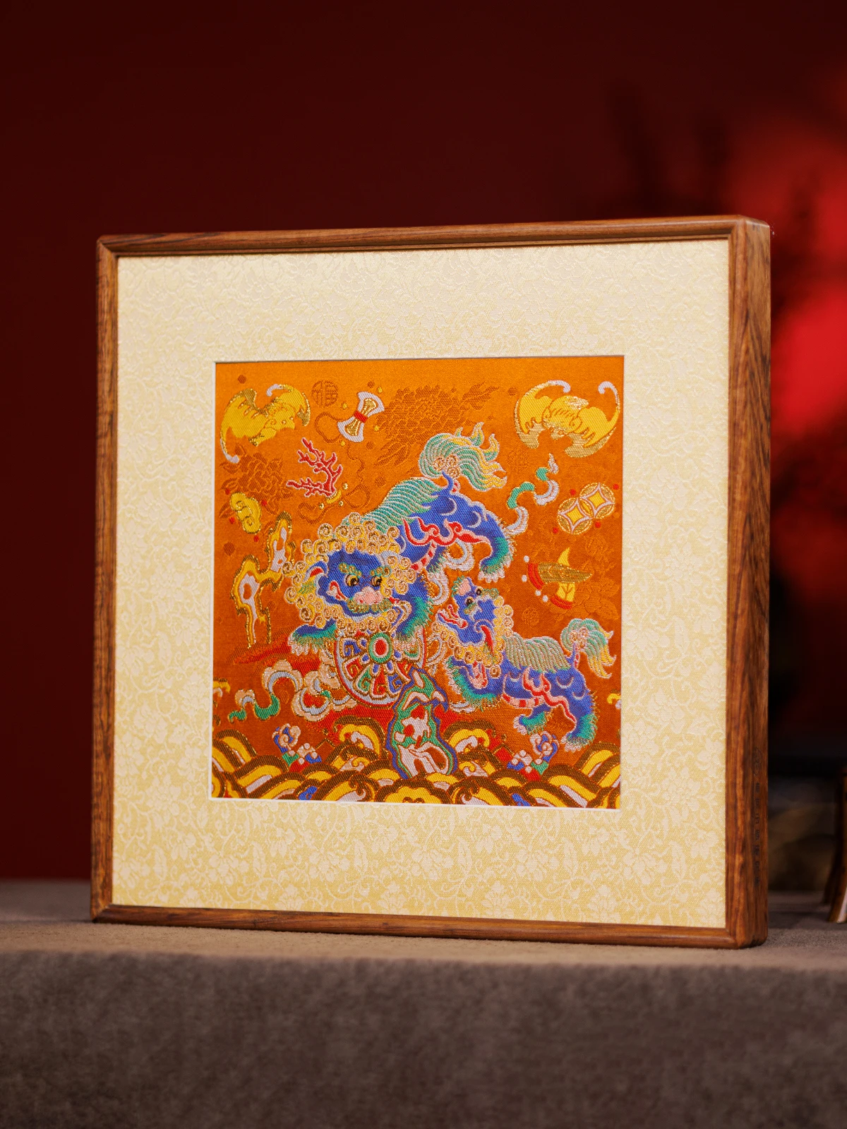 南京云锦の獅子舞刺繍ボール掛け軸：伝統工芸品としての装飾価値と空間適応性