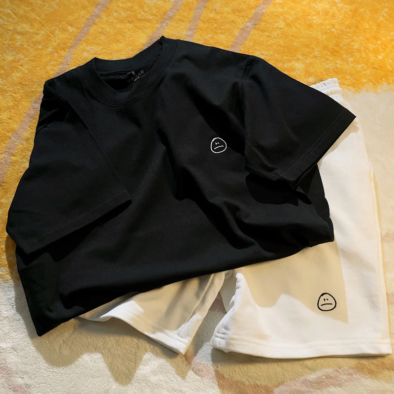 刺繍デザインのカジュアルコットンTシャツ：夏用の男女兼用短袖スタイルを徹底解説
