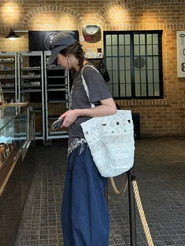 TAO | ピンクドット Tシャツ【フィット感のあるデザイン・バタフライ