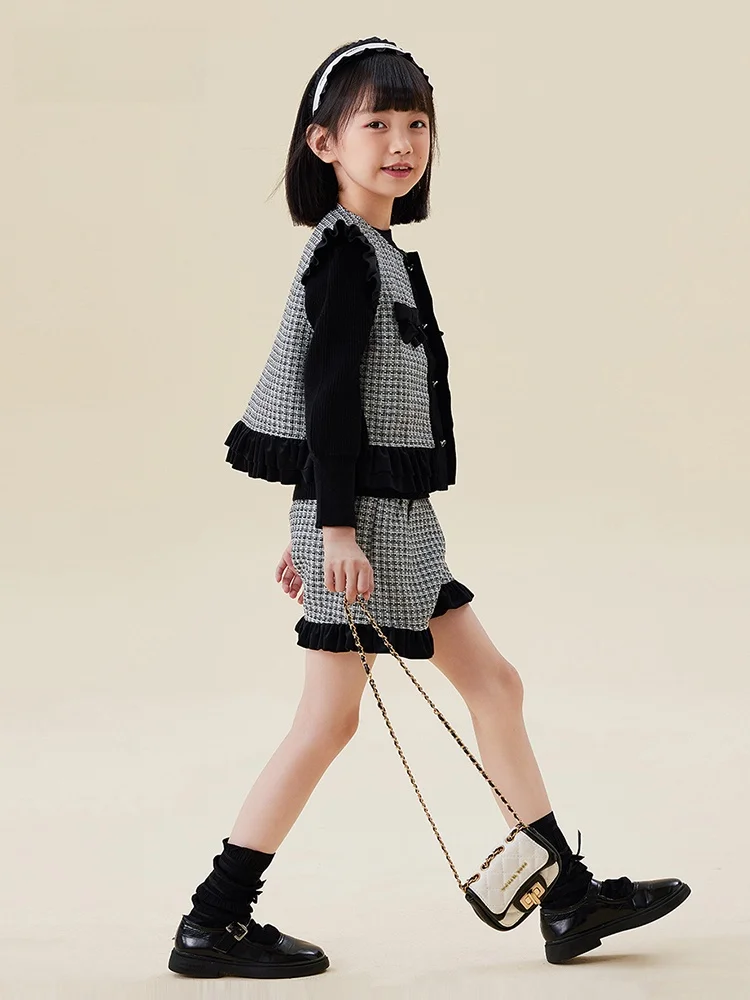 2歳女の子服おしゃれ：秋の新作チェックジャケットとスカートセットアップの実用性と選定基準