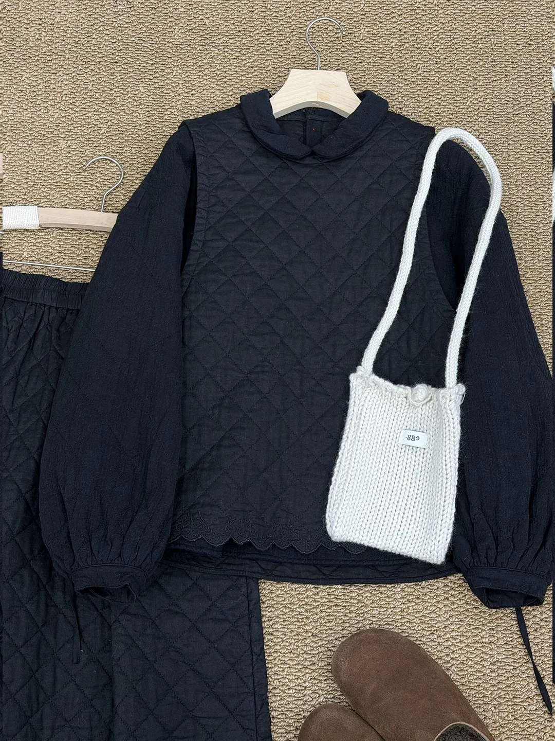 49日の服と4月半ばのファッション：チェック柄2点セットの実用性と季節適性を検証