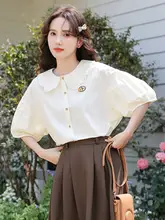 甘さとレトロ感漂うデザイン！ボタン付きパフスリーブシャツ【ドールカラー・女性用】